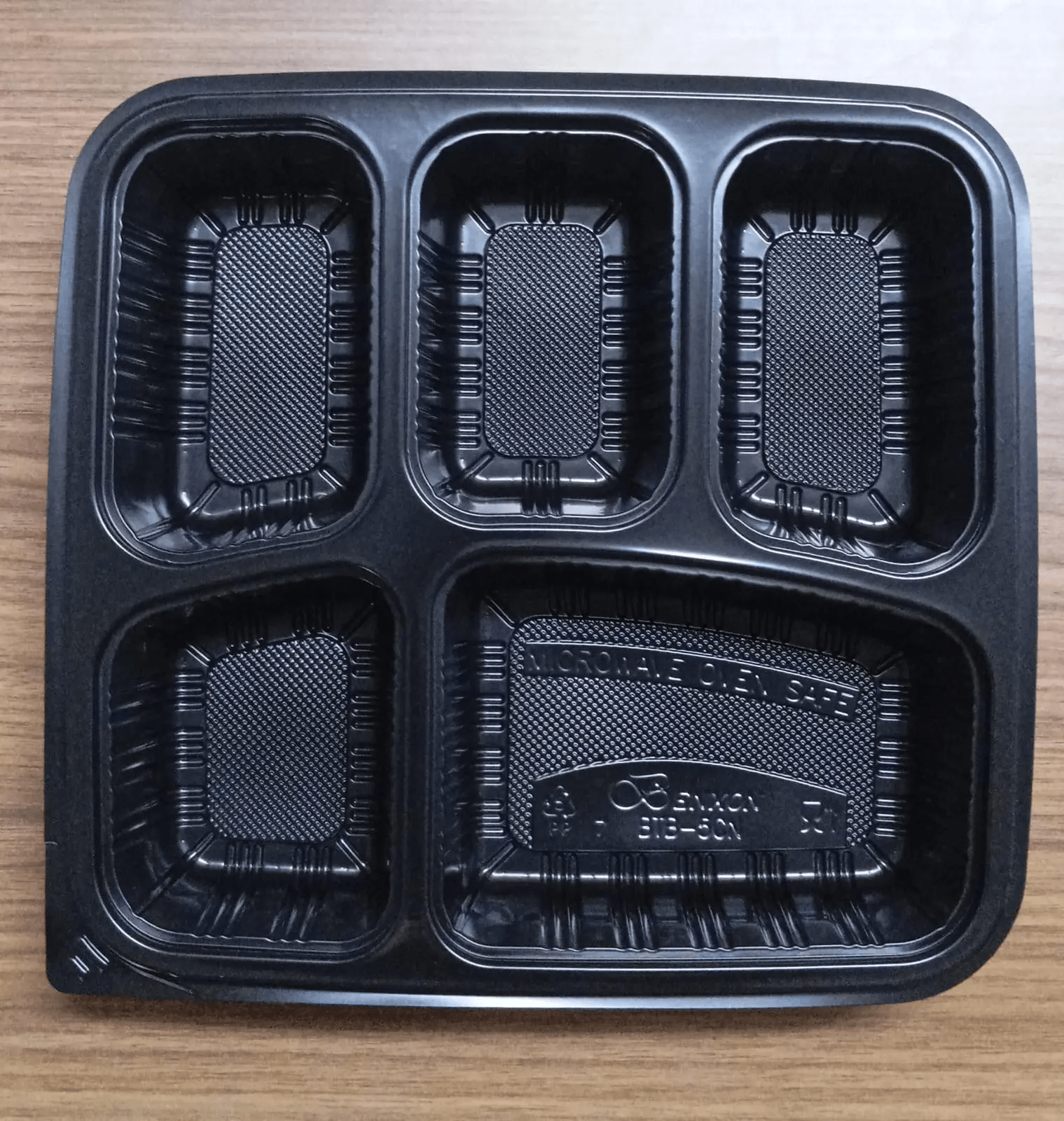 4 COMPARTMENT BENTO BOX
